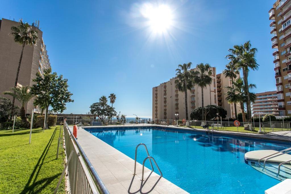 Apartamento Benalmadena Puerto Marina公寓 外观 照片